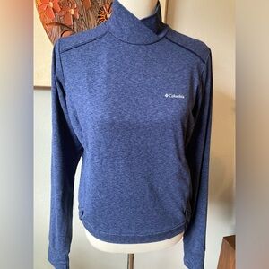 Columbia Weekend Adventure Pullover in Blue-Medium